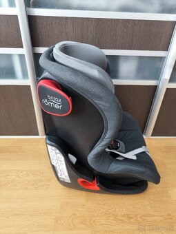 Predám autosedačku značky Britax römer King 2 9KG - 18KG - 2