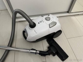 Vysávač Electrolux EASY GO - 2