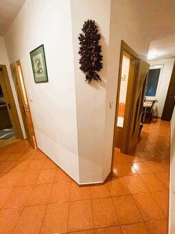 Na predaj 3i. byt s balkónom po kompletnej rekonštrukcii - 2