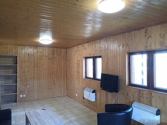 Chata u přehrady Zvolen- celoroční bydlení po rekonstrukci - 2