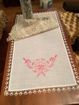 Vyšívané prestieranie - 2