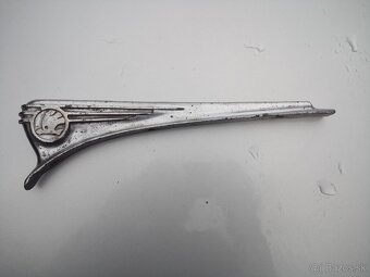 Znak na prednú kapotu - 2