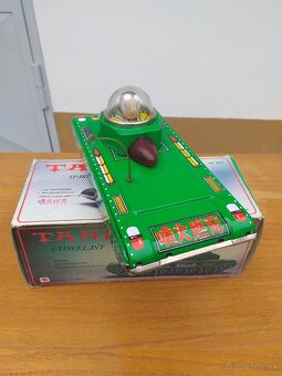 Stara hracka plechovy tank - 2