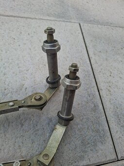 Táhla stěračů Tatra 815 - 2