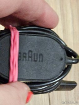 Nabíjačka na holiaci strojček - 2