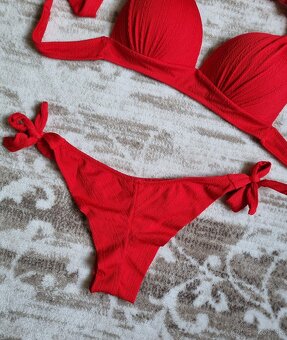 dvojdielne červené plavky - 2