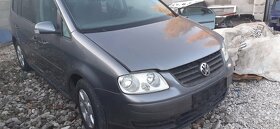 VW  TOURAN  TDI  -  DSG rozpredám - 2