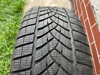 235/55 R18 Goodyear Ultragrip 2ks. - 2
