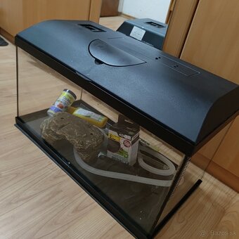 Predám 80l akvarium s pruslušenstvom - 2