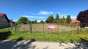 Na predaj veľký stavebný pozemok v obci Svätoplukovo. - 2