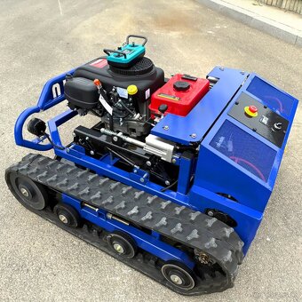 Profesionální robotická sekačka na trávu - 2