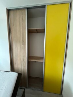 Predám demontovanu vstavanu skriňu - 2