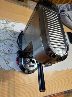 Predám pákový kávovar Delonghi - 2