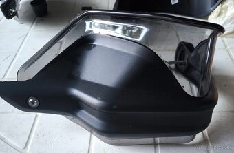 Voge 900 DSX plexi a ochranne kryty rúk - 2