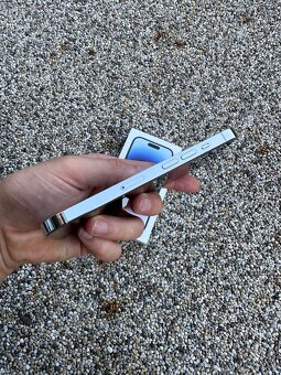 iPhone 14 Pro - baterie 100% - 2