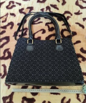 Čierna kabelka Michael Kors, trochu ošúchané boky, da sa nos - 2