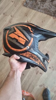 Prilba Axo Oakley - 2