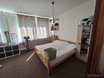 Predáme rodinný dom s pekným pozemkom v Kamenici nad Hronom. - 2