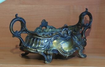 Starožitná bronzová žardiniéra - 2