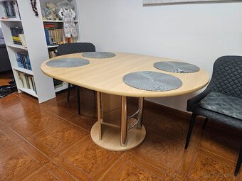 Jedálenský stôl - 2