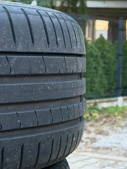 Pirelli P Zero 245/40 R19 - 2