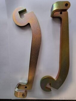 upinak na retaze - - 2