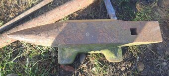 Predám kovadlinu 30 kg cena 150 - 2