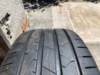 Hankook 235/55 R17 - 2
