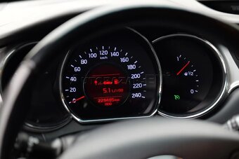 KIA Cee’d Sporty Wagon Combi 66kw Manuál - 2