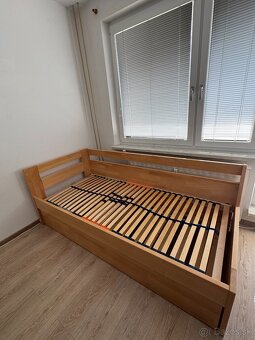 Jednolôžková posteľ z masívu - 2
