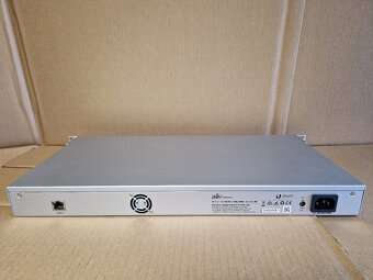 Ubiquiti UniFi Switch US-24 - 2
