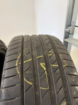 Predam Kumho 235 40 r19 letne - 2