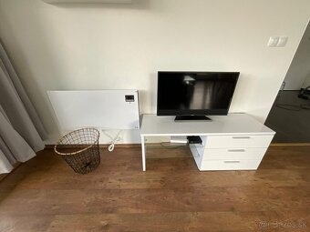 TV stolík so zásuvkami (119x40 cm, v:75 cm), SUPER STAV - 2