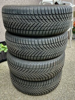 Predám celoročne pneumatiky 205/55 R17 - 2