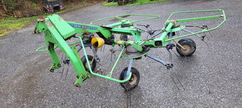 predam 4 pavukový obracač sena nesený 5 m záber DF - 2