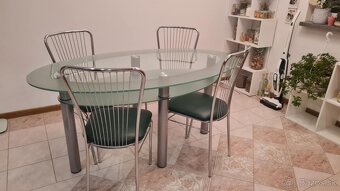 Sklenený stôl a 4 stoličky - 2