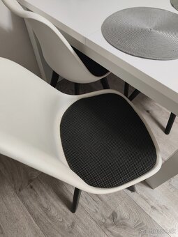 Jedálenský set stôl a stoličky - 2