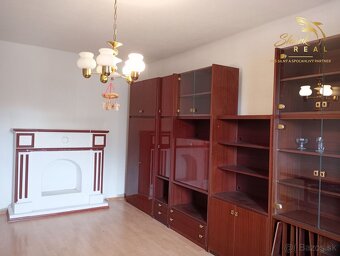 6-izbový rodinný dom v Kovarciach na bývanie i podnikanie - 2