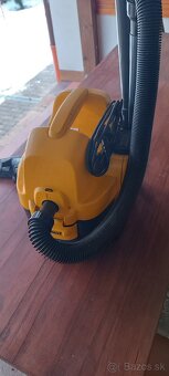 Vysávač DeWalt - 2