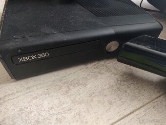 xbox 360 + kinect + volant Thrustmaster + hry - 2