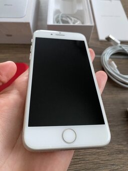 iPhone 8 Silver 64 GB - 2