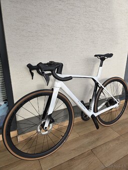 Trek Madone SL 6 Gen 8 - 2025 - 2