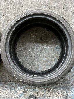Pneu R20 255/35 Pirelli P Zero - 2