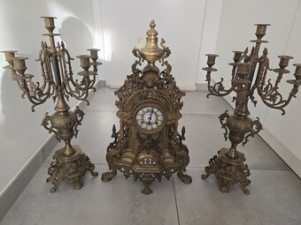 Krbove hodiny a svietniky....... - 2