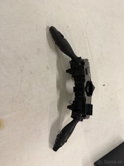 Páčky pod volant Hyundai 299141440 - 2