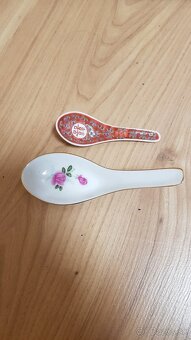Porcelánová čínska váza a lyžičky - 2