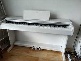 Klavír Yamaha - 2