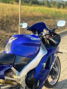 Yamaha yzf R1 - 2