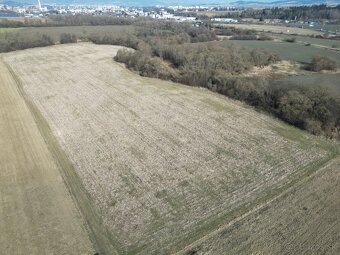 EXKLUZÍVNE: 13112 m2 pozemok na development v tichom prostre - 2