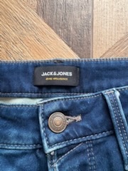 Kratke nohavice JACK & JONES, Velkost S - 2